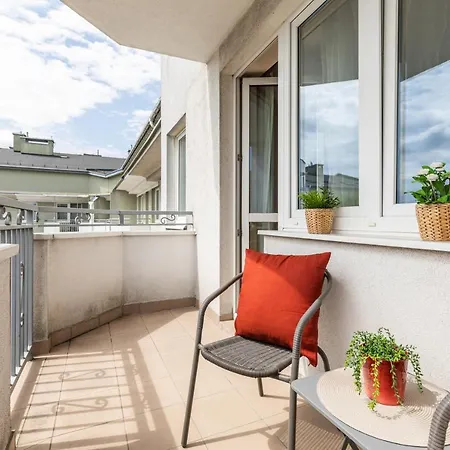 Superapart Dzieci Warszawy 27a - Ursus Komfort * ורשה